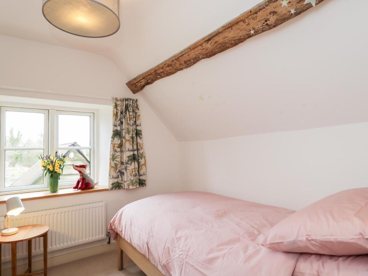 וויטני High Cogges Farm Holiday Cottages מראה חיצוני תמונה