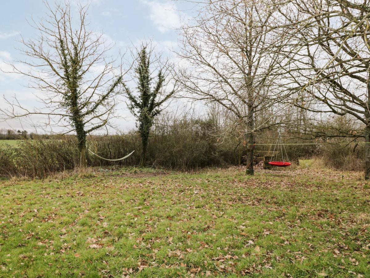 וויטני High Cogges Farm Holiday Cottages מראה חיצוני תמונה