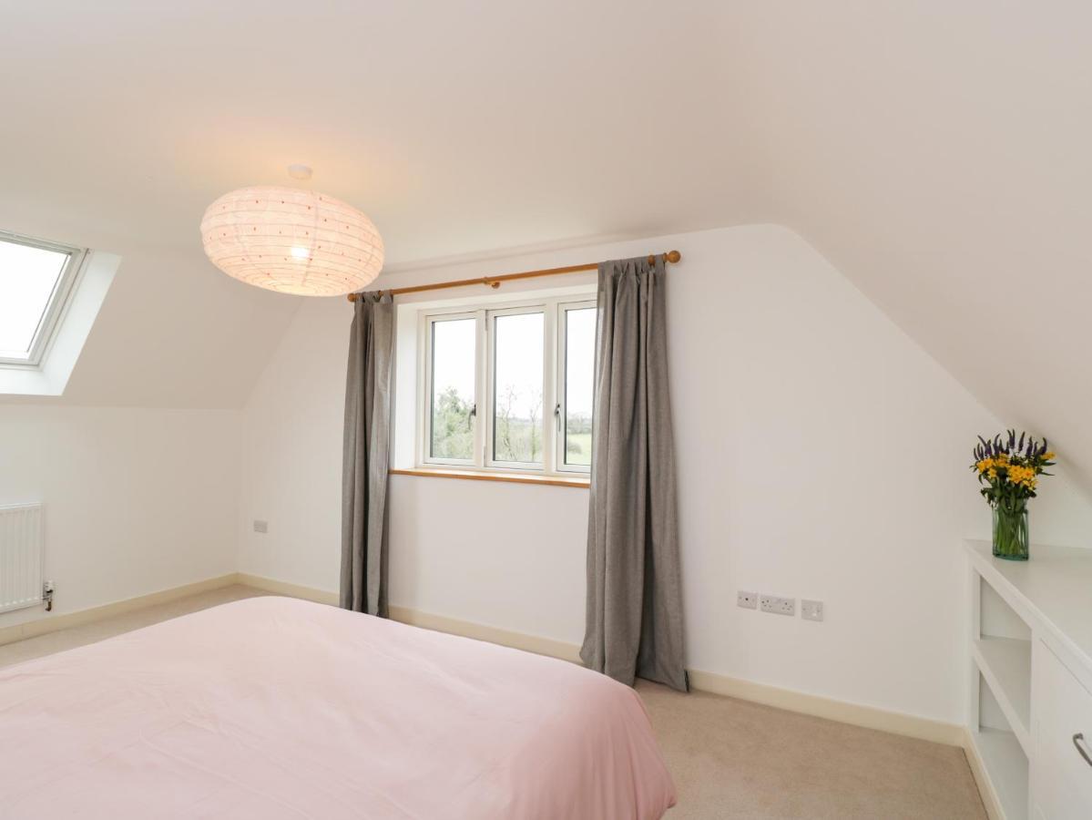 וויטני High Cogges Farm Holiday Cottages מראה חיצוני תמונה