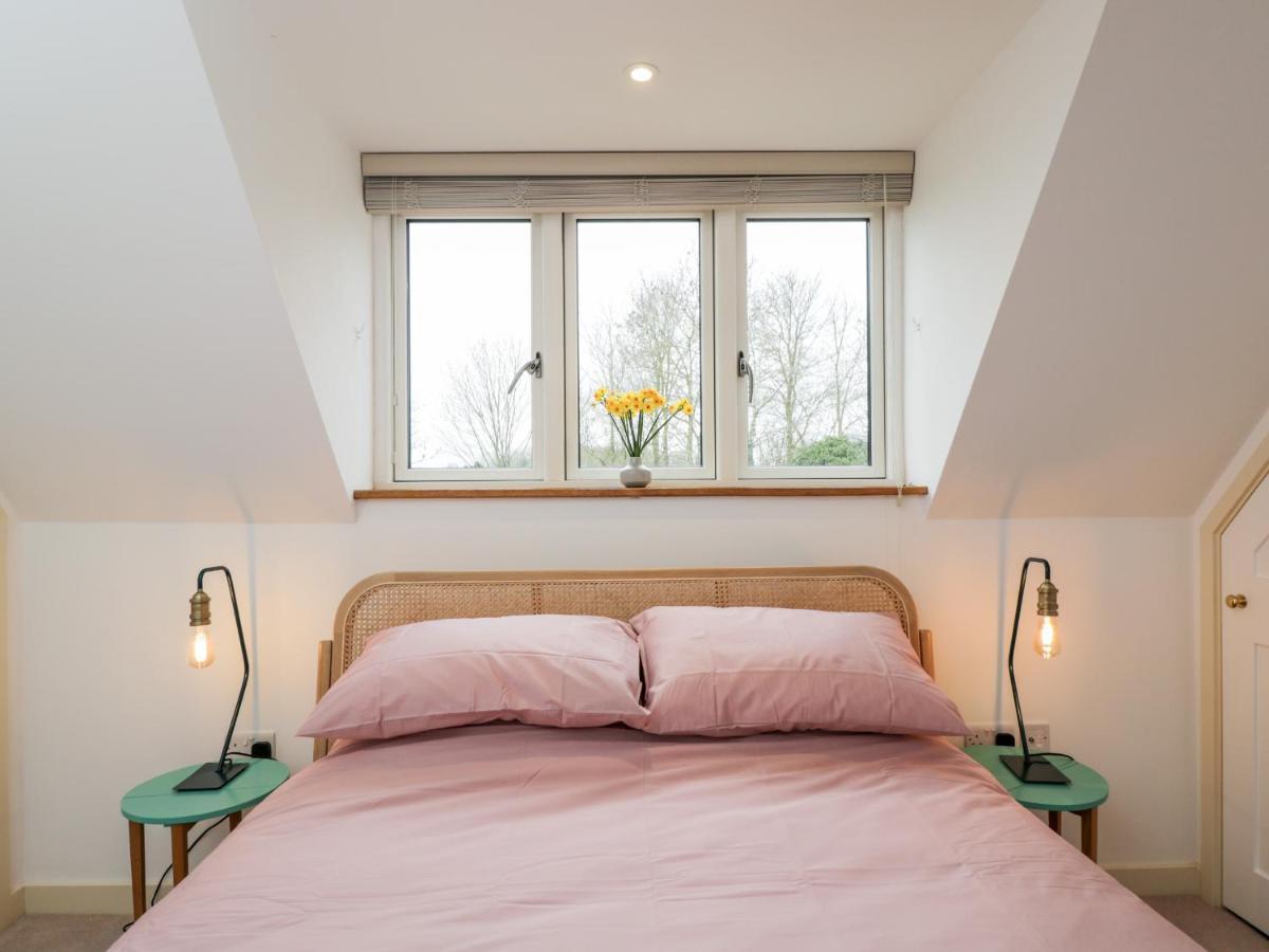 וויטני High Cogges Farm Holiday Cottages מראה חיצוני תמונה